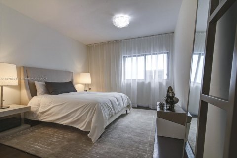 Condo in Bay Harbor Islands, Florida, 4 bedrooms  № 1862211 - photo 18
