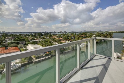 Condo in Bay Harbor Islands, Florida, 4 bedrooms  № 1862211 - photo 26