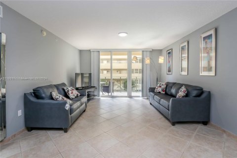 Copropriété à louer à Hallandale Beach, Floride: 2 chambres, 124.77 m2 № 2036736 - photo 21