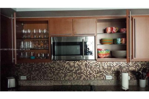 Copropriété à louer à Hallandale Beach, Floride: 2 chambres, 124.77 m2 № 2036736 - photo 19