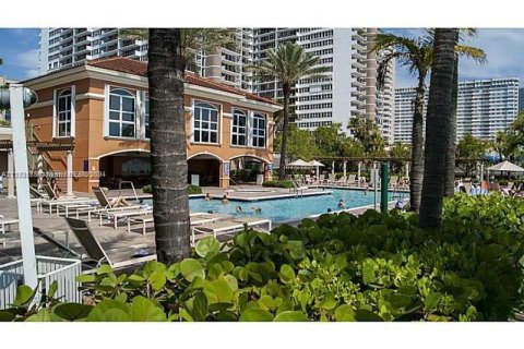Copropriété à louer à Hallandale Beach, Floride: 2 chambres, 124.77 m2 № 2036736 - photo 7