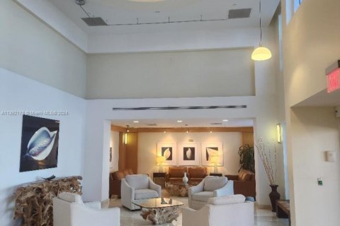 Copropriété à louer à Hallandale Beach, Floride: 2 chambres, 124.77 m2 № 2036736 - photo 5