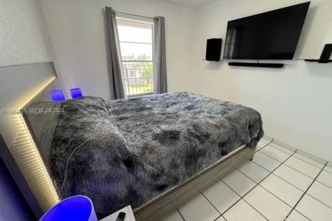 Copropriété à vendre à Hialeah, Floride: 2 chambres, 92.53 m2 № 2001145 - photo 10