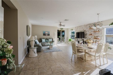 House in Haines City, Florida 3 bedrooms, 164.44 sq.m. № 1865936 - photo 6