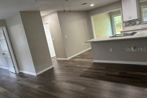 House in Beverly Hills, Florida 3 bedrooms, 110.55 sq.m. № 1735209 - photo 3