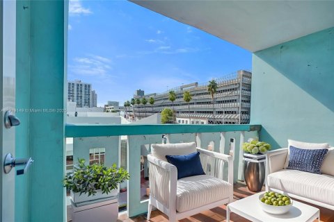 Condo in Miami Beach, Florida, 1 bedroom № 1974397 - photo 29