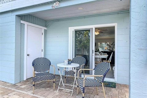 House in New Smyrna Beach, Florida 4 bedrooms, 222.97 sq.m. № 1634047 - photo 19