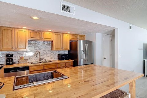 House in New Smyrna Beach, Florida 4 bedrooms, 222.97 sq.m. № 1634047 - photo 10