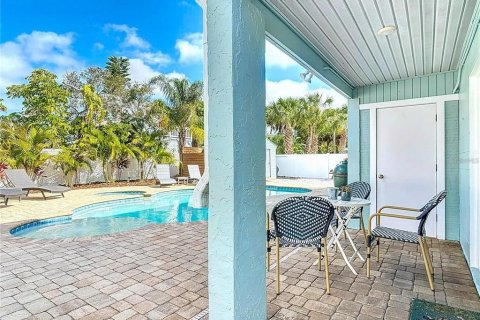 House in New Smyrna Beach, Florida 4 bedrooms, 222.97 sq.m. № 1634047 - photo 20