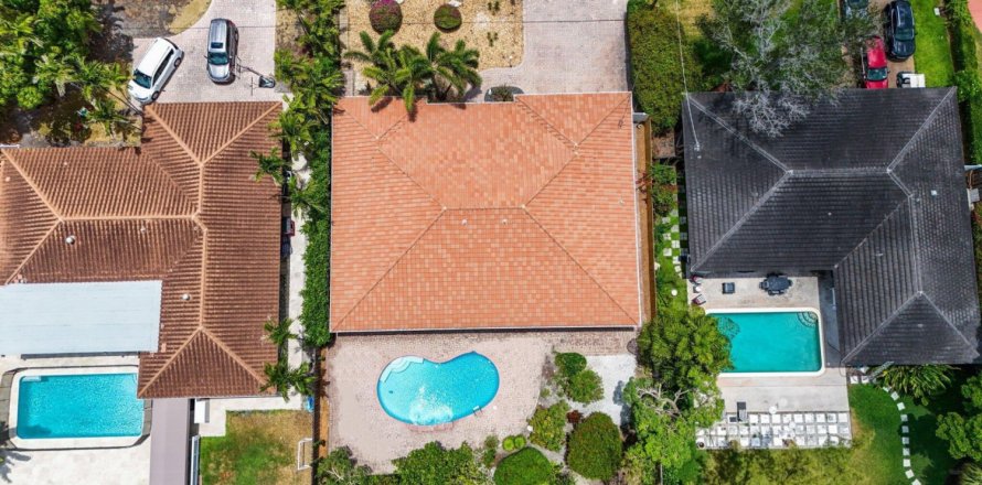 House in Fort Lauderdale, Florida 3 bedrooms, 233.37 sq.m. № 1182944