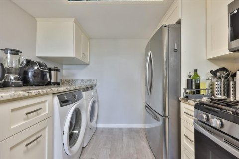 Купить кондоминиум в Сент-Питерсберг, Флорида 8 комнат, 118.91м2, № 2129295 - фото 9
