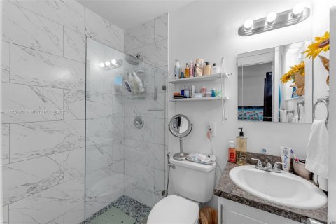 Casa en venta en Miami, Florida, 3 dormitorios, 104.24 m2 № 1805952 - foto 8