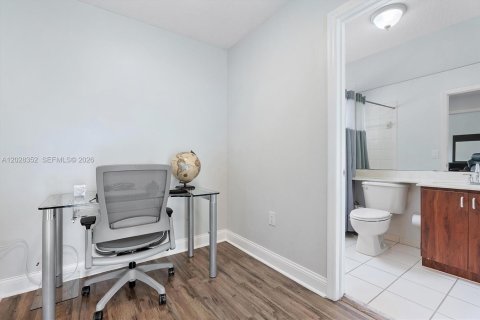 Touwnhouse à vendre à Miramar, Floride: 2 chambres, 121.98 m2 № 2077406 - photo 11