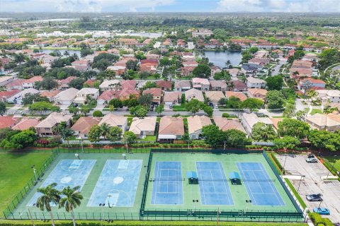 Touwnhouse à vendre à Miramar, Floride: 2 chambres, 121.98 m2 № 2077406 - photo 30