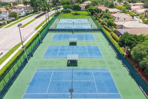 Touwnhouse à vendre à Miramar, Floride: 2 chambres, 121.98 m2 № 2077406 - photo 29