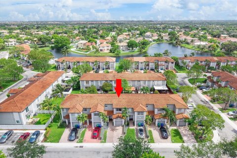 Touwnhouse à vendre à Miramar, Floride: 2 chambres, 121.98 m2 № 2077406 - photo 26