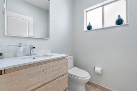 Touwnhouse à vendre à Miramar, Floride: 2 chambres, 121.98 m2 № 2077406 - photo 9