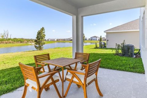 House in Parrish, Florida 4 bedrooms, 256.04 sq.m. № 2210930 - photo 20
