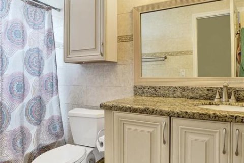 House in Margate, Florida 4 bedrooms, 152.27 sq.m. № 1593144 - photo 21