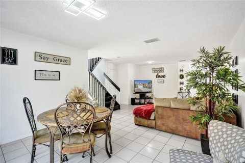 House in Margate, Florida 4 bedrooms, 152.27 sq.m. № 1593144 - photo 9