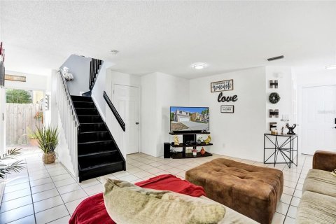 House in Margate, Florida 4 bedrooms, 152.27 sq.m. № 1593144 - photo 10