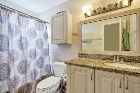 House in Margate, Florida 4 bedrooms, 152.27 sq.m. № 1593144 - photo 20