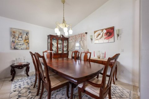 Купить виллу или дом в Киссимми, Флорида 10 комнат, 170.2м2, № 1772800 - фото 4