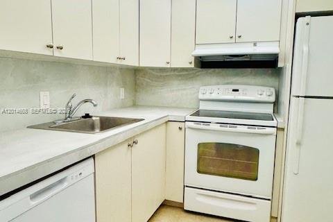 Appartement à louer à North Miami, Floride: 1 chambre, 71.07 m2 № 2086079 - photo 5