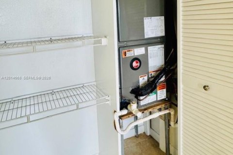 Appartement à louer à North Miami, Floride: 1 chambre, 71.07 m2 № 2086079 - photo 12