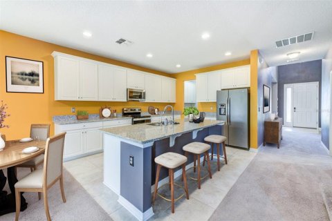 House in Riverview, Florida 5 bedrooms, 353.03 sq.m. № 1509157 - photo 8