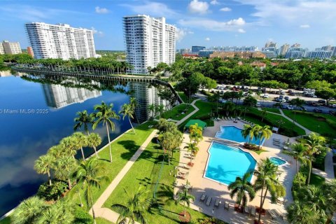 Condo in Aventura, Florida, 2 bedrooms  № 2014630 - photo 4