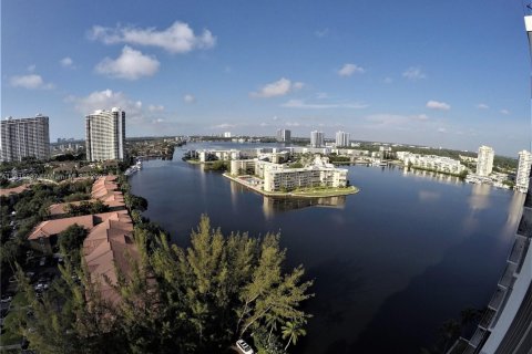 Condo in Aventura, Florida, 2 bedrooms  № 2014630 - photo 2