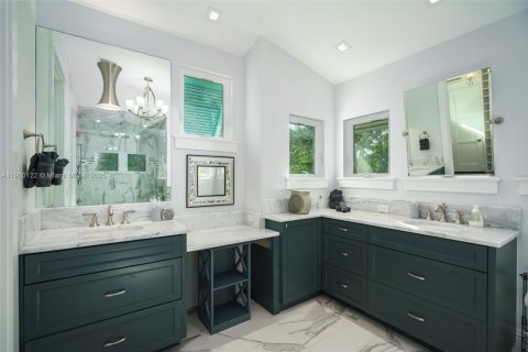 House in Stuart, Florida 6 bedrooms, 304.16 sq.m. № 1952660 - photo 25