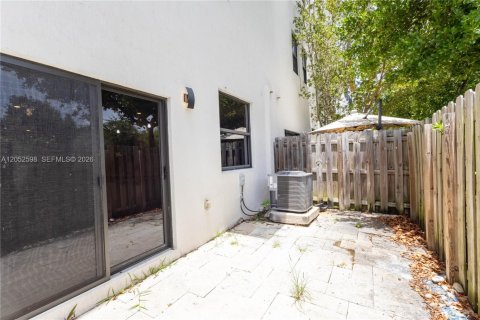 Condo in Doral, Florida, 3 bedrooms  № 2249984 - photo 19