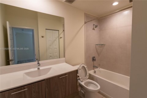 Condo in Doral, Florida, 3 bedrooms  № 2249984 - photo 24