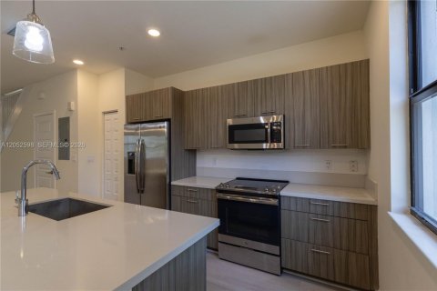 Condo in Doral, Florida, 3 bedrooms  № 2249984 - photo 15