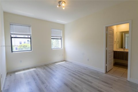Condo in Doral, Florida, 3 bedrooms  № 2249984 - photo 28