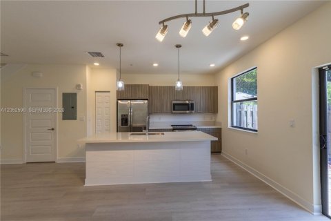 Condo in Doral, Florida, 3 bedrooms  № 2249984 - photo 9