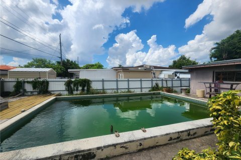Villa ou maison à vendre à Miami, Floride: 4 chambres, 278.89 m2 № 1825890 - photo 15