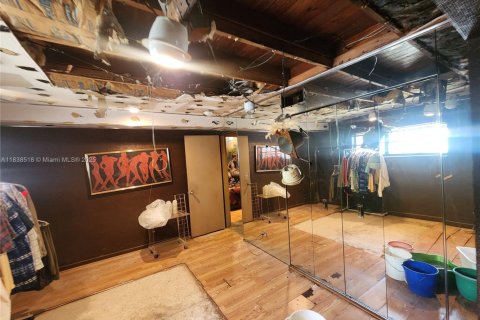 Villa ou maison à vendre à Miami, Floride: 4 chambres, 278.89 m2 № 1825890 - photo 10