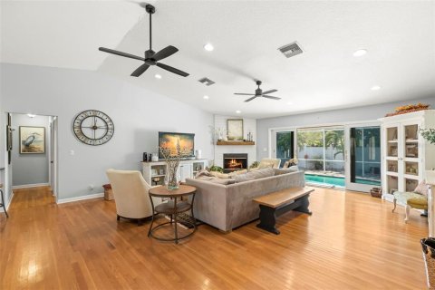 House in Saint Petersburg, Florida 3 bedrooms, 191.1 sq.m. № 1734616 - photo 13