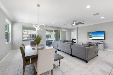 Casa en venta en Port St. Lucie, Florida, 3 dormitorios, 179.86 m2 № 2190240 - foto 14