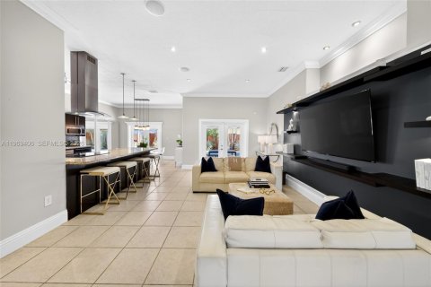 House in Miami, Florida 4 bedrooms, 164.25 sq.m. № 2031136 - photo 7
