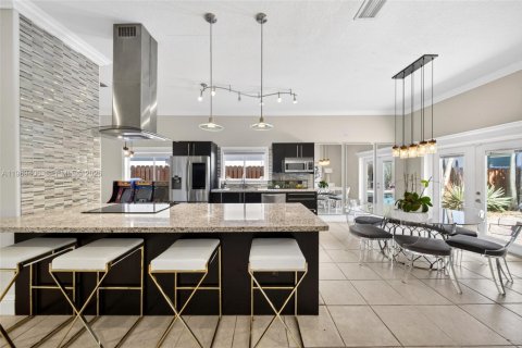 House in Miami, Florida 4 bedrooms, 164.25 sq.m. № 2031136 - photo 20