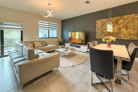 Touwnhouse à vendre à Doral, Floride: 3 chambres, 259.1 m2 № 2034816 - photo 19