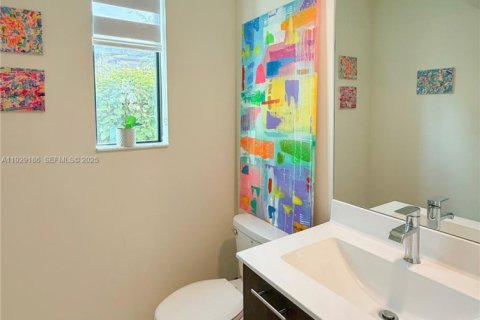 Touwnhouse à vendre à Doral, Floride: 3 chambres, 259.1 m2 № 2034816 - photo 11