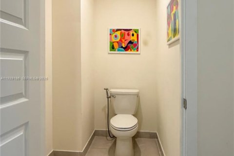 Touwnhouse à vendre à Doral, Floride: 3 chambres, 259.1 m2 № 2034816 - photo 28