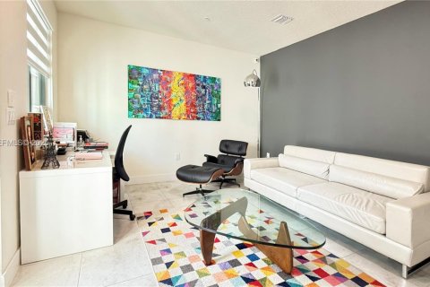 Touwnhouse à vendre à Doral, Floride: 3 chambres, 259.1 m2 № 2034816 - photo 9