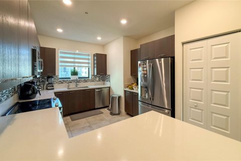 Touwnhouse à vendre à Doral, Floride: 3 chambres, 259.1 m2 № 2034816 - photo 17