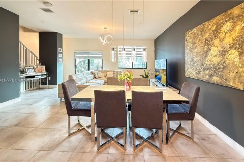 Touwnhouse à vendre à Doral, Floride: 3 chambres, 259.1 m2 № 2034816 - photo 18